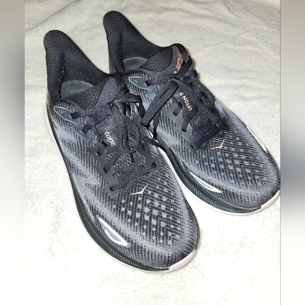 LIKE NEW!!! Hoka Clifton 9 Womens Size 9, Black And Rose Gold